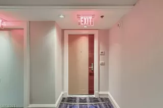 Photo #4: 2353579 Listing