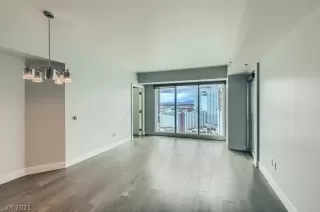 Photo #6: 2353579 Listing