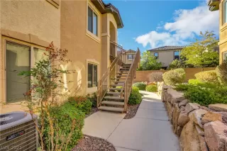 Photo #2: 2353587 Listing