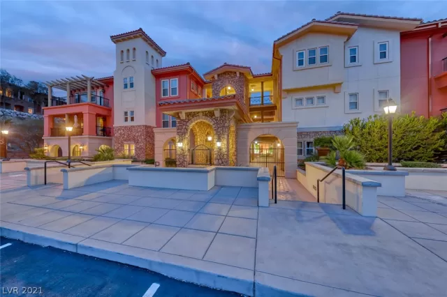 MLS: 2353607 Condo For Sale