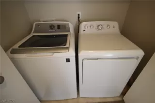 Photo #6: 2353647 Listing