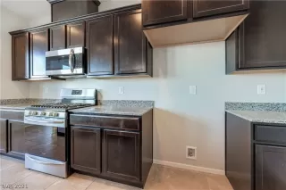 Photo #5: 2353655 Listing 