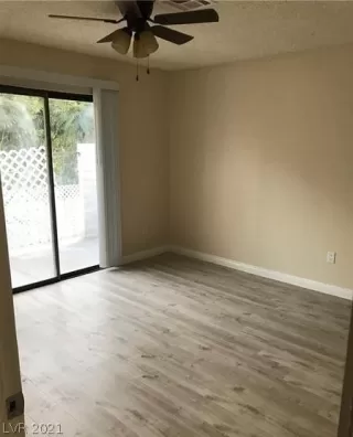 Photo #3: 2353680 Listing