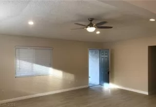 Photo #4: 2353680 Listing