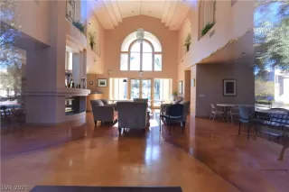 Photo #5: 2353697 Listing