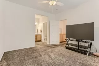 Photo #2: 2353715 Listing