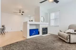 Photo #4: 2353715 Listing