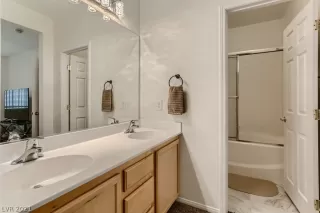 Photo #6: 2353715 Listing