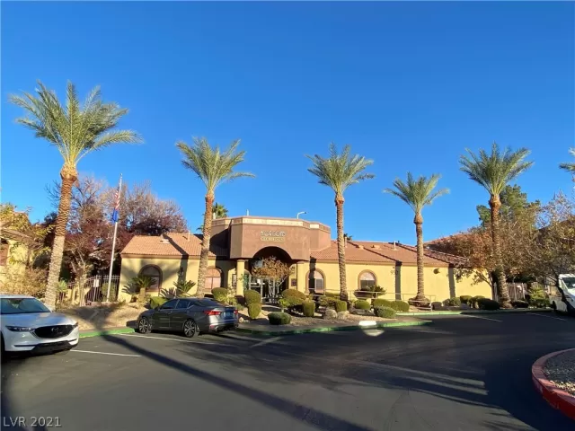 MLS: 2353722 Condo For Sale