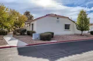 Photo #3: 2353728 Listing