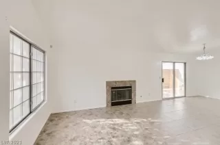 Photo #6: 2353728 Listing