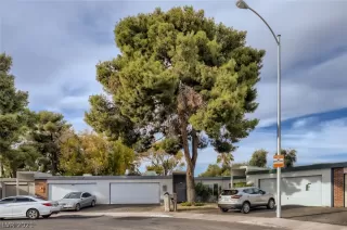 Photo #1: 2353731 Listing