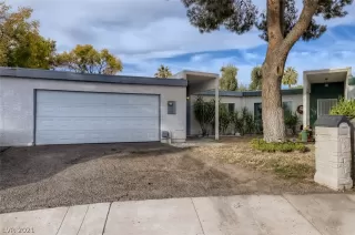 Photo #3: 2353731 Listing