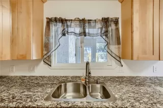 Photo #4: 2353731 Listing