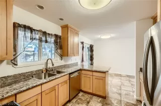 Photo #5: 2353731 Listing