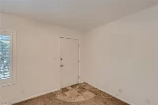 Photo #6: 2353731 Listing