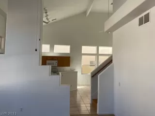 Photo #5: 2353754 Listing 