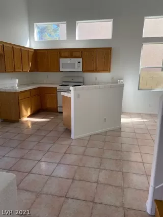 Photo #6: 2353754 Listing 