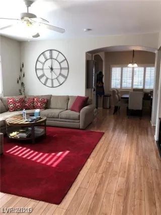 Photo #2: 2353758 Listing