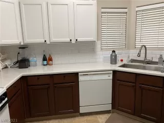 Photo #4: 2353758 Listing