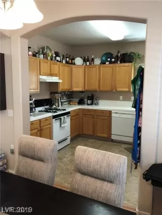 Photo #6: 2353758 Listing