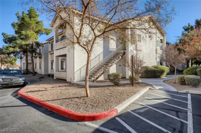 MLS: 2353760 Condo For Sale