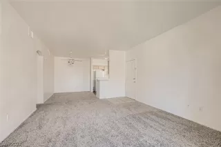 Photo #4: 2353760 Listing