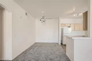 Photo #5: 2353760 Listing