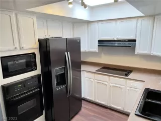 Photo #1: 2353786 Listing 