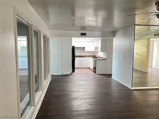 Photo #5: 2353786 Listing 