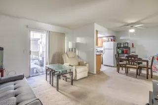 Photo #4: 2353790 Listing