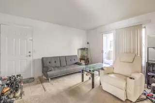 Photo #5: 2353790 Listing