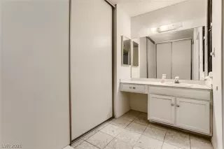 Photo #6: 2353791 Listing 