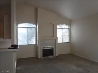 Photo #4: 2353824 Listing