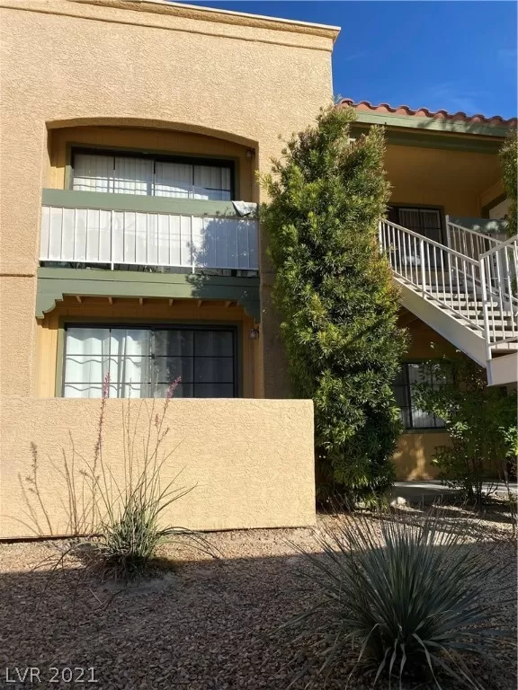 MLS: 2353831 Condo For Sale