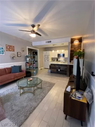 Photo #5: 2353831 Listing 