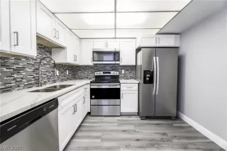 Photo #5: 2353836 Listing 