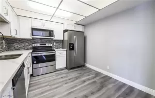 Photo #6: 2353836 Listing 