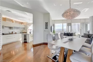 Photo #6: 2353837 Listing 