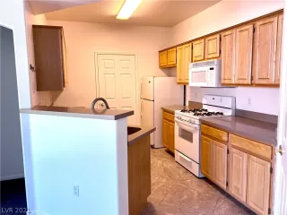 Photo #1: 2353842 Listing