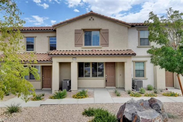 MLS: 2353847 Condo For Sale