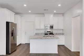 Photo #6: 2353847 Listing 