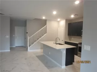 Photo #4: 2353864 Listing 