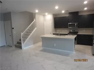 Photo #5: 2353864 Listing 