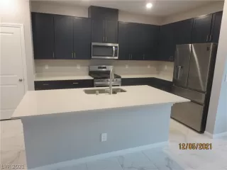 Photo #6: 2353864 Listing 