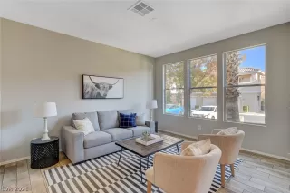 Photo #4: 2353866 Listing 