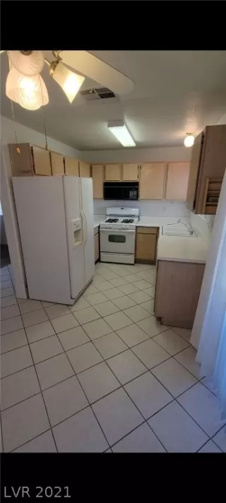 Photo #3: 2353871 Listing 