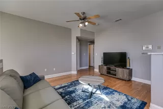 Photo #4: 2353883 Listing 