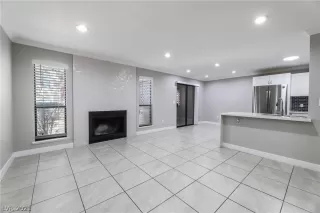 Photo #4: 2353886 Listing