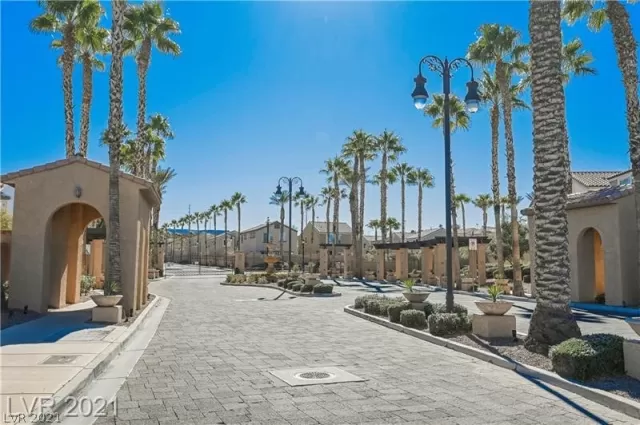 MLS: 2353932 Condo For Sale